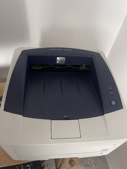 Imprimantă Laser Xerox - cu 2 cabluri inclusive