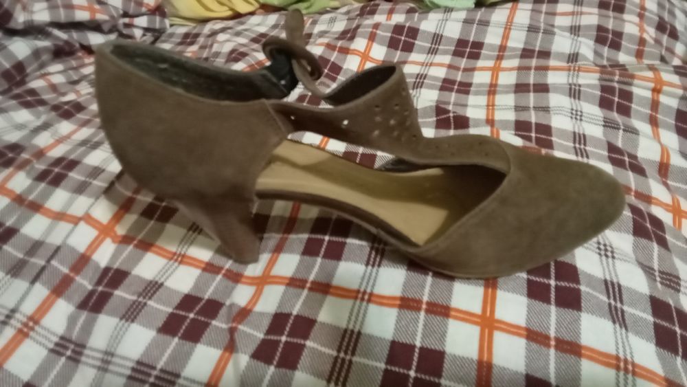 Обувь на каблуке