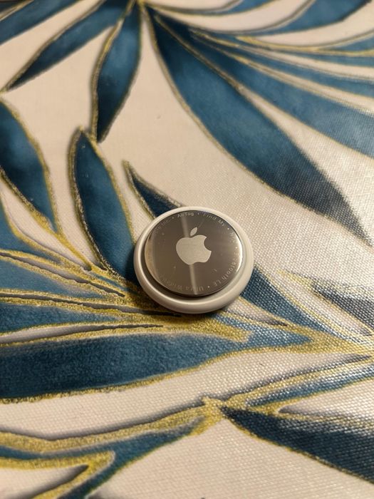 Продам AirTag.  .