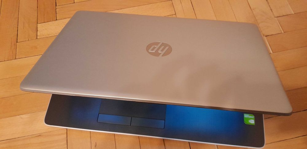 Лаптоп HP, 15", Intel Silver 1.1 Ghz, 1TB HDD, 8GB RAM, 2GB Nvidia