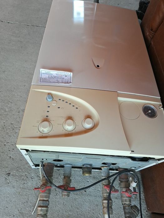 Centrala termica pe gaz  Ariston