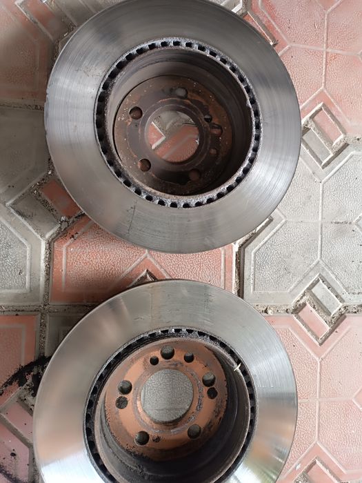 продам диски тормозные