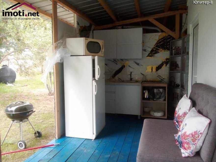 На море в бунгало Кариани на 300 м. от брега- 40 евро.