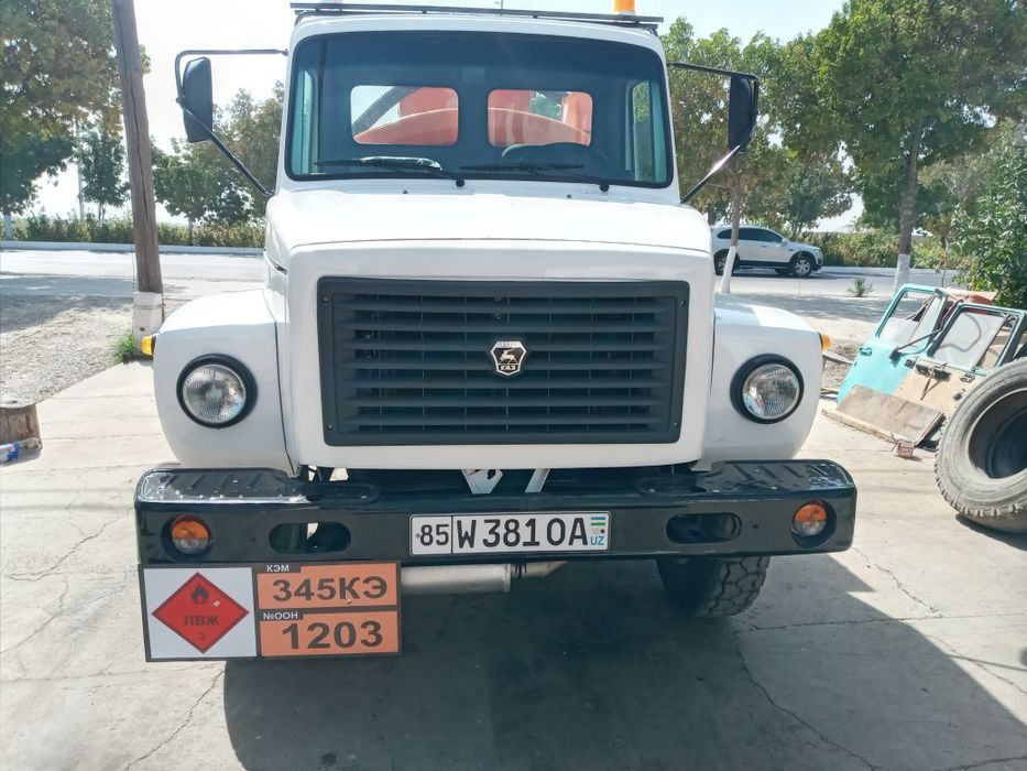 Газ 53  сотилади бензавоз