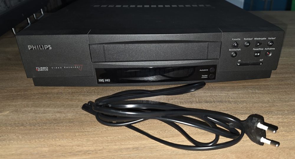 Videorecorder/ VCR Philips VR 332/02 defect