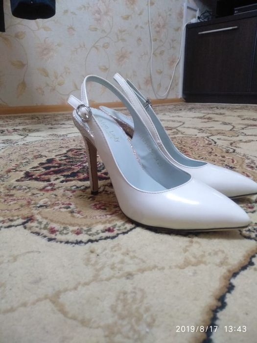 Туфли белые,свадебные