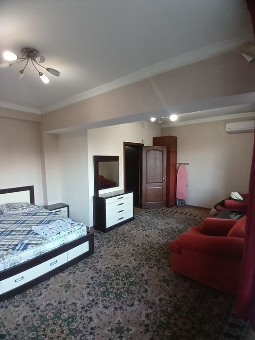 Продаю 4х комнатную квартиру, центр, Алайский рынок ! Ипотека есть.!