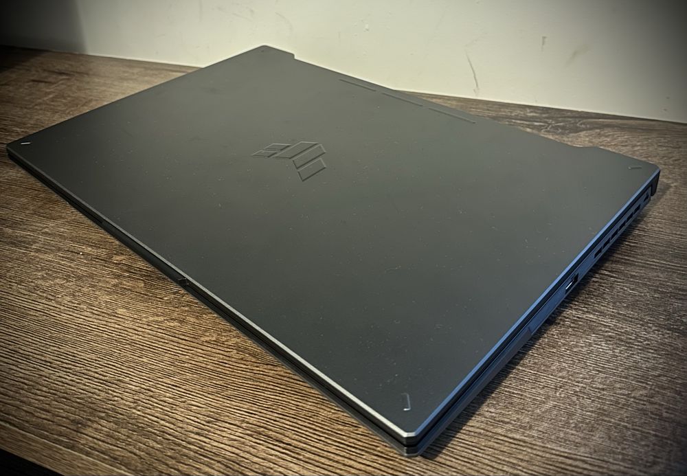 Laptop Gaming ASUS TUF A17 RTX 4050 6Gb Ryzen 7 4,7GHz 16RAM 512Gb Nou