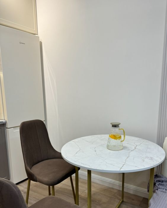 Холодильник Indesit ITS 4200 E бежевый