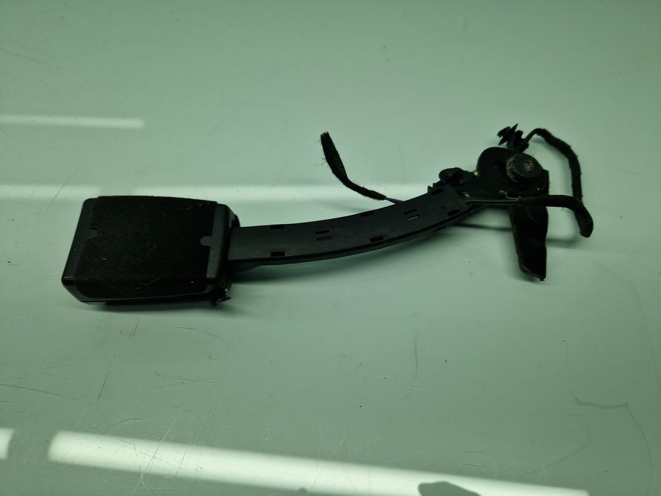 Capsa centura dreapta fata Seat Leon (5F1) [Fabr 2012-2018] 5F0857756