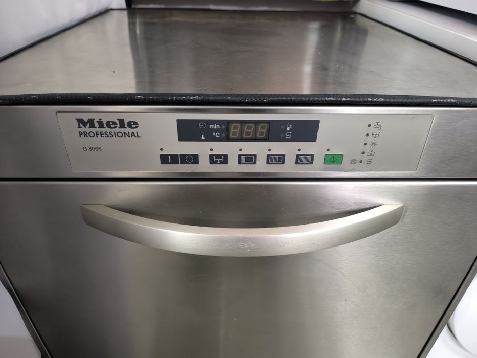 Професйонална Съдомиялна Miele G 8066