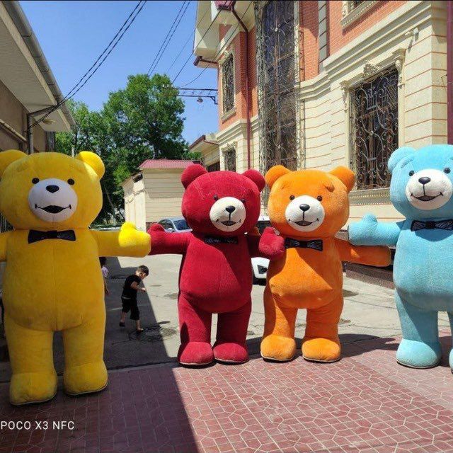 Оформление яркими шарами