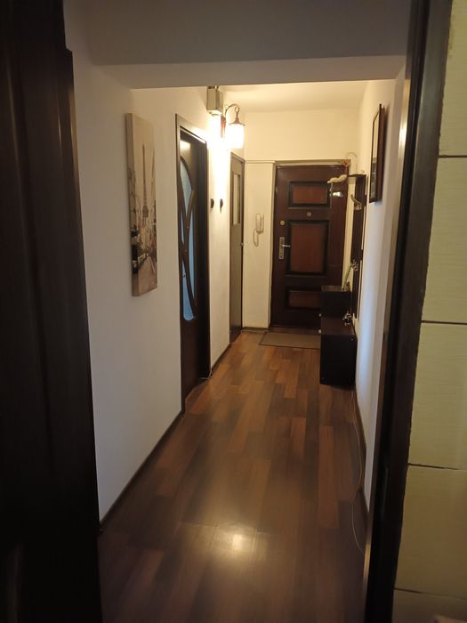 Închiriez apartament cu două camere  decomandat in regim hotelier  etaj 2 cart Craiovita Noua zona Materna