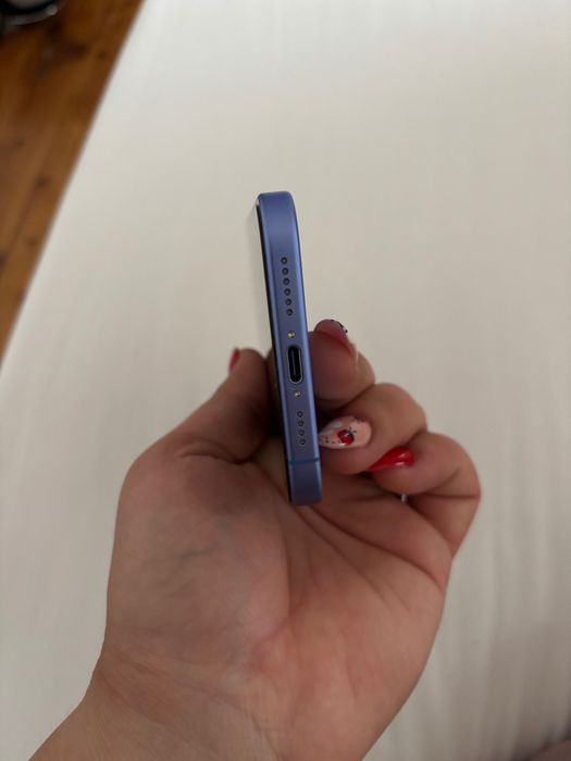 Iphonne 16 plus нов 28 пъти зареждан