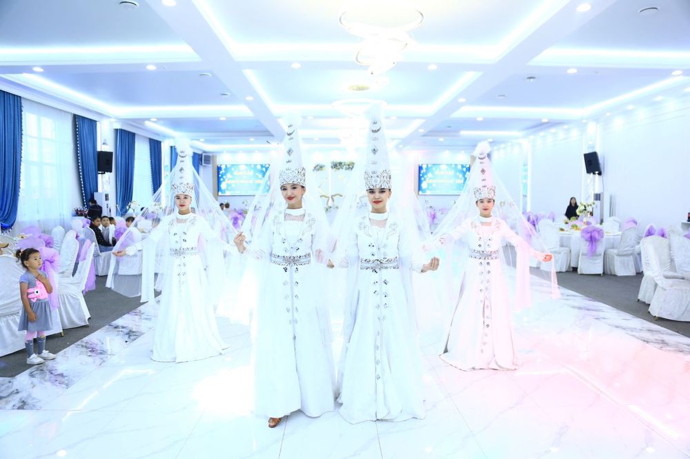 Танцы, ансабль , тамада