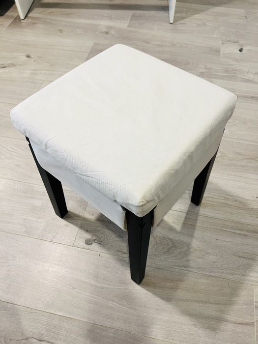 Taburet scaun NILS Ikea pentru masa de machiaj sau copii