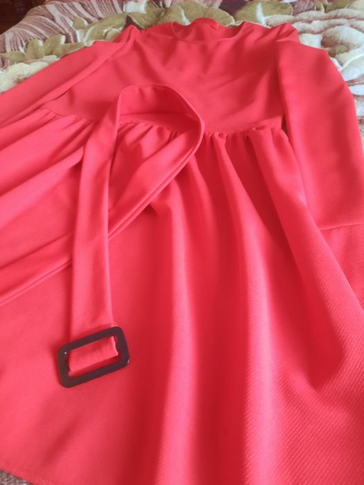 Продам красное платье