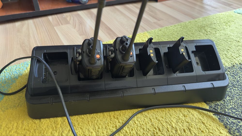 Set statii emisie UHF Vertex VX351 16 canale PMR