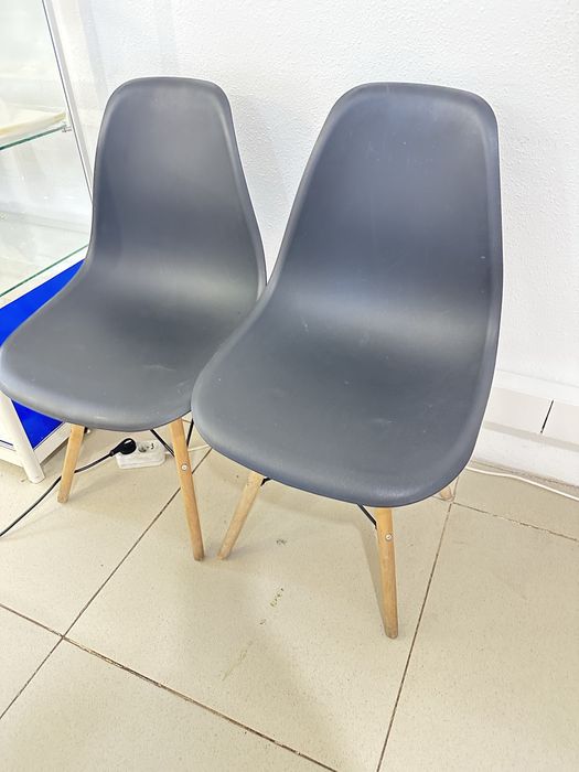 Круглый стлик и стулья