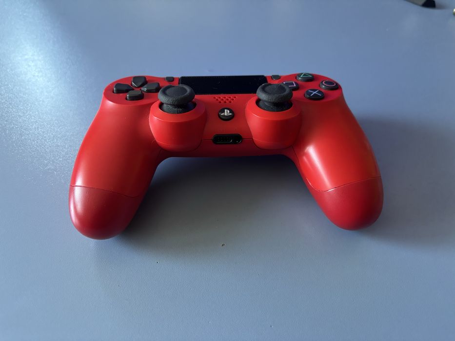 Продавам PlayStation4 Slim + 11 игри