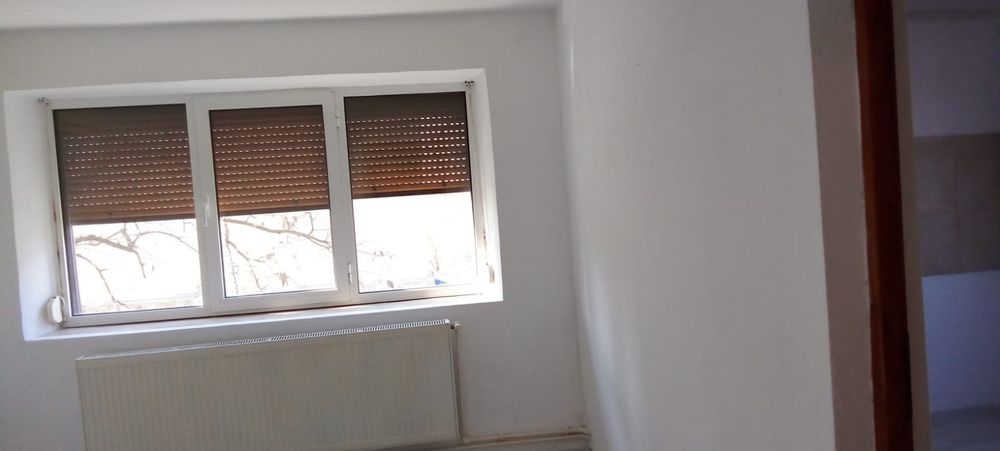 Cameră cămin transformată în APARTAMENT 3 CAMERE – Centrală proprie, B