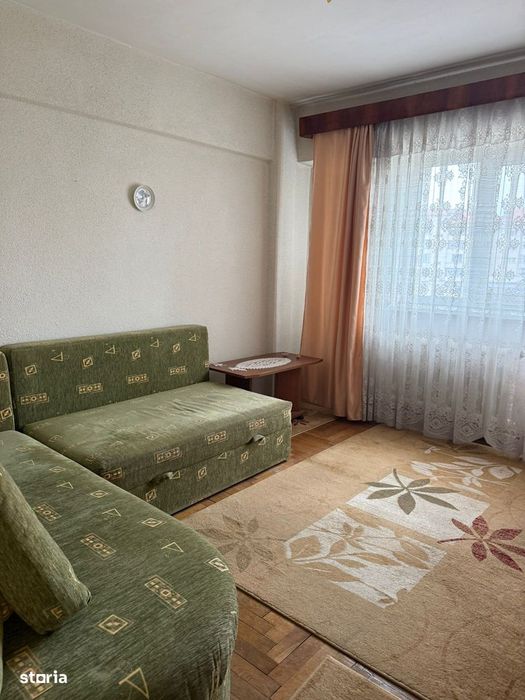 Apartament 4 camere + 2 balcoane, Zona Casa Cărții, etaj intermediar