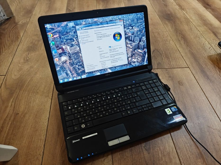 Офисный ноутбук Fujitsu на Core i3