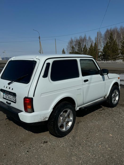 Продам ниву урбан 2015 год