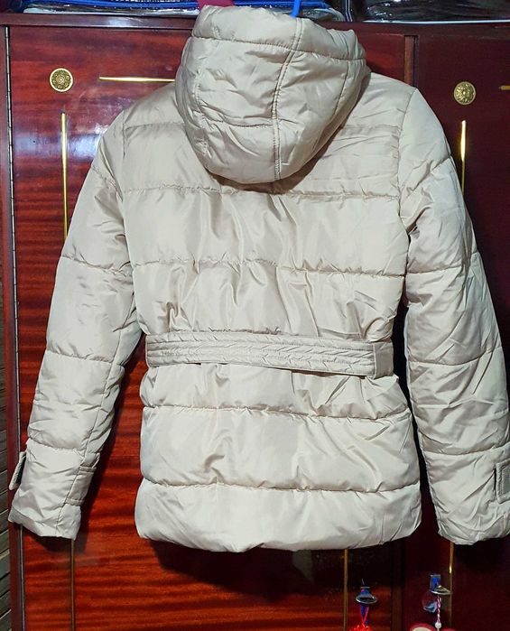 Geaca bej groasă- 70 ron