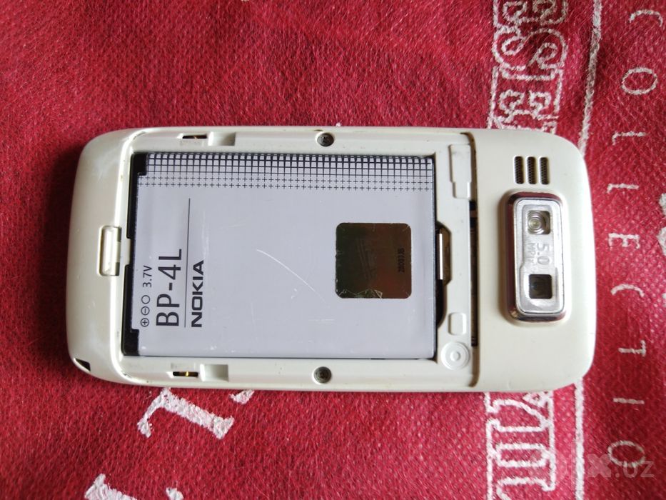 Продаётся Nokia E72-1 рабочий.