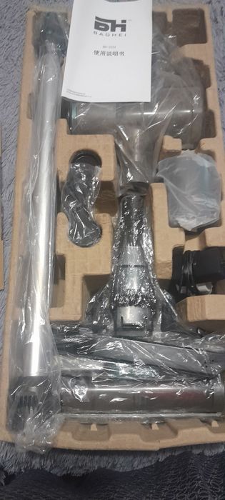 Продам вертикальный пылесос