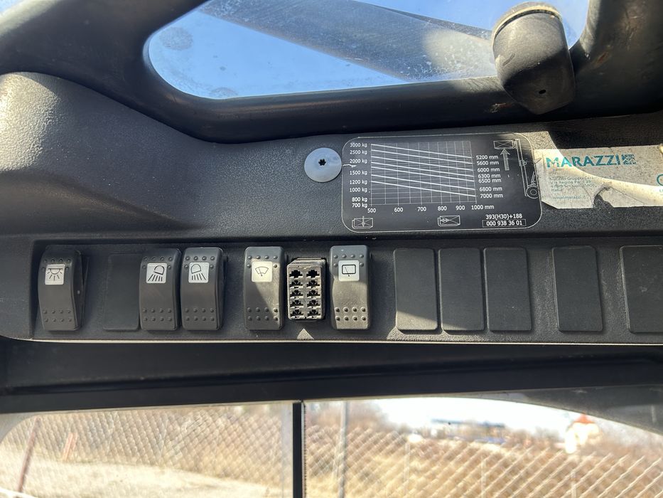 Продавам мотокар дизел Линде / Linde H30D обслужен 3тона