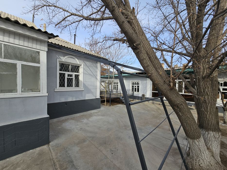 Продаётся дом с времянкой