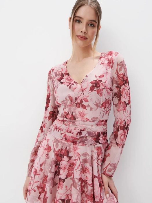 Rochie nouă cu etichetă