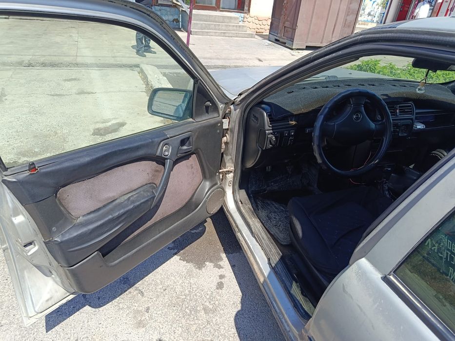 Срочно продам машину Opel Vectra