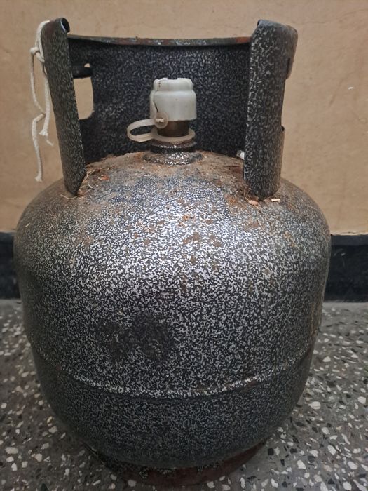 Газова бутилка пълна