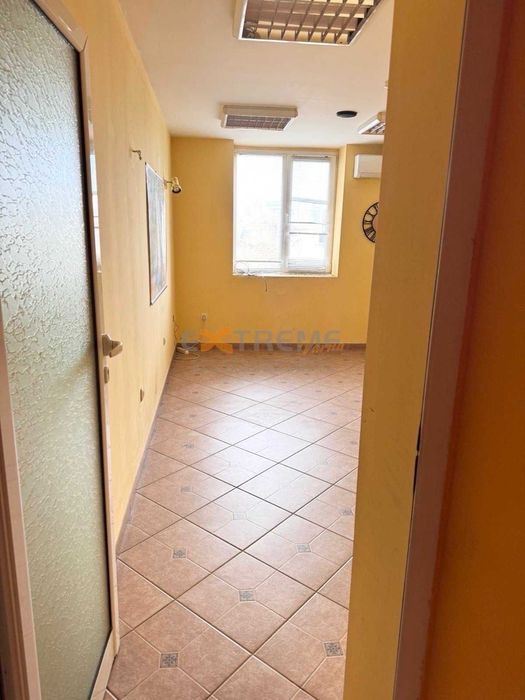 Дава се под наем Офис в Варна, ЖП Гара - 50 кв.м за 372 € - Снимка #4