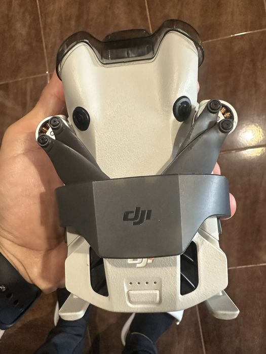 Дрон Dji mini 4 pro