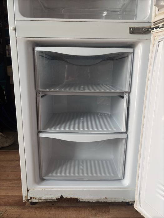 Хололилтник самсунг samsung