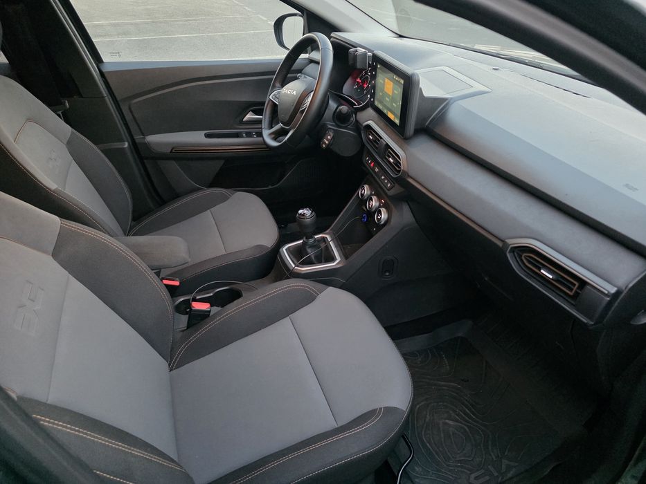 Dacia Jogger 2025 benzină, 13.900 € — imagine 5