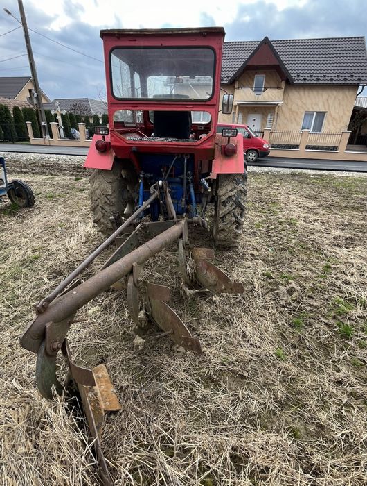 Vând tractor u650