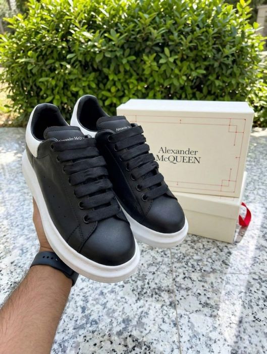 Adidasi Alexander McQueen Negru Alb Premium