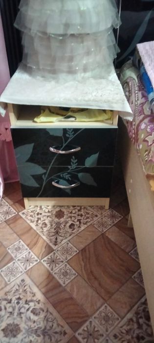 Продам кровать с тумбочками