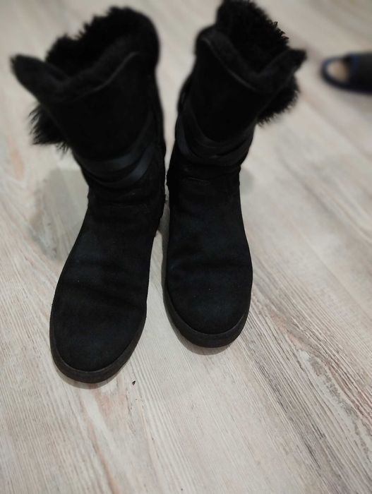 Vind cizme de iarna de dama.