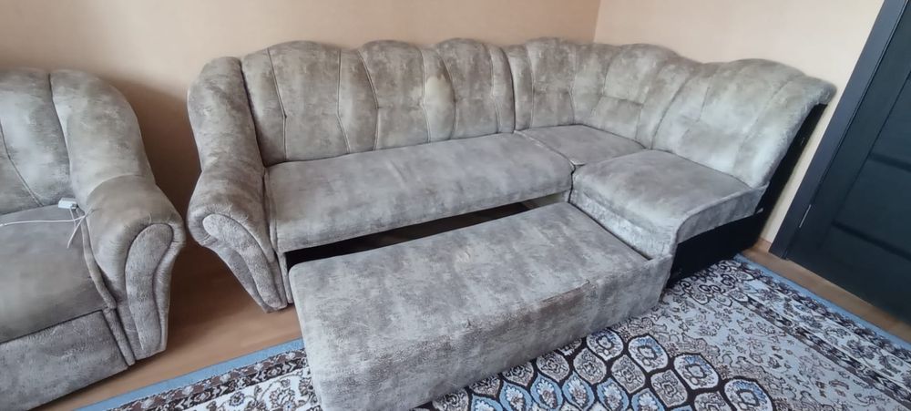 Продам угловой диван б/у