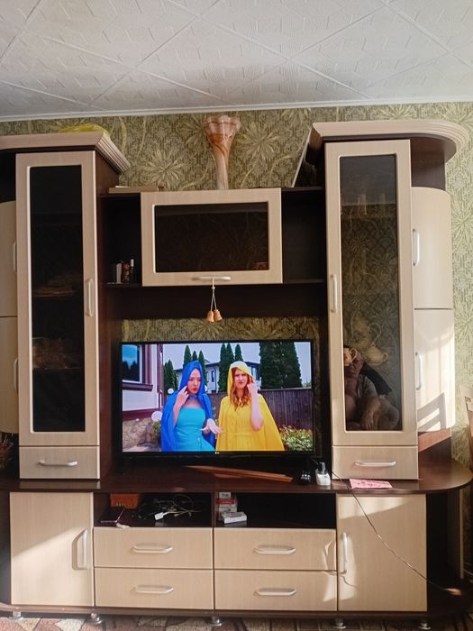 Продам горку в гостиную