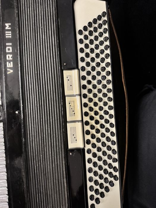 Acordeon Hohner Verdi 120 de basi
