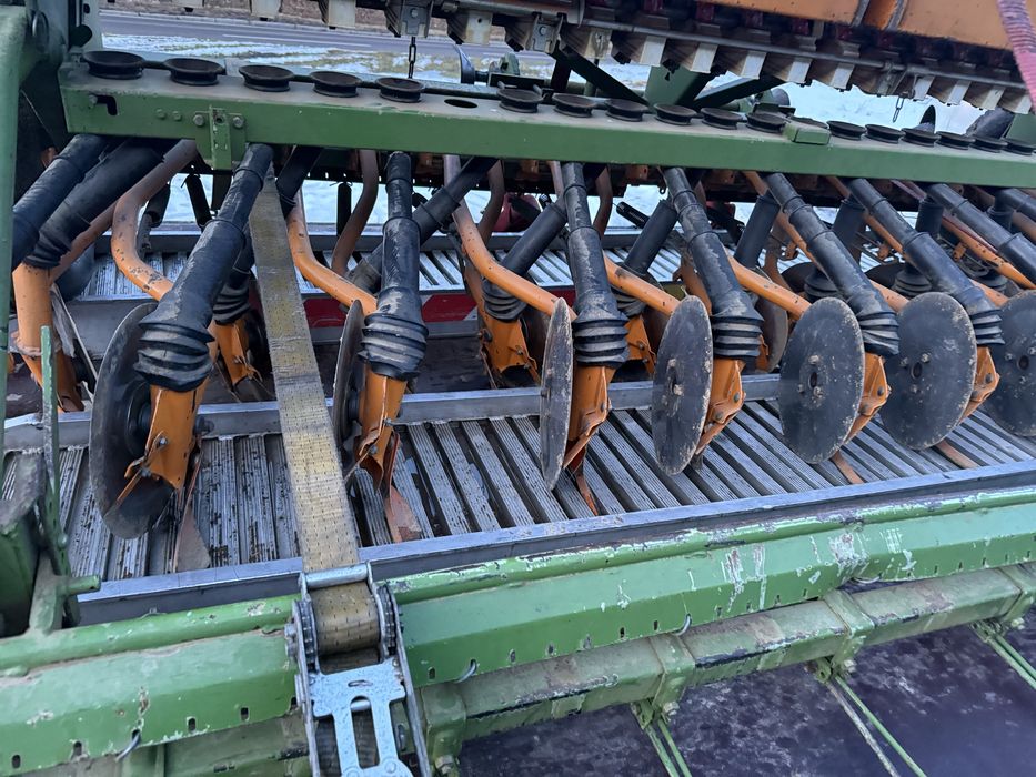 Semanatoare Amazone D7-30 spezial pe discuri