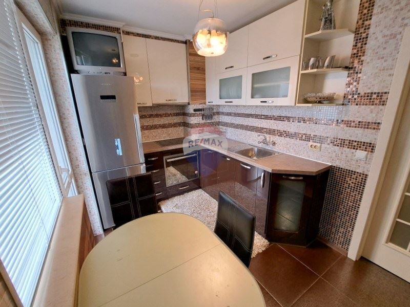 Продава се Тристаен апартамент в Варна, Аспарухово - 62 кв.м за 1069 €/кв.м - Снимка #10