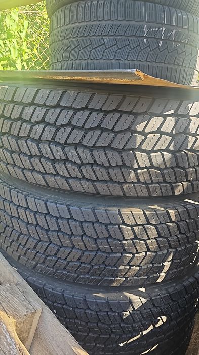 Anvelope 315 80 r 22.5 de tracțiune și de direcție.